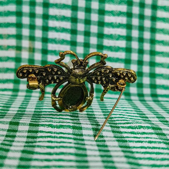Gucci Retro Metal Style Bee Brooch - Picture 2 of 8